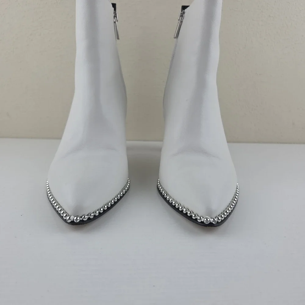 BCBGeneration Boots Womens 8 Beya Pointy Toe Leather Ball Chain Ankle Zip White‎